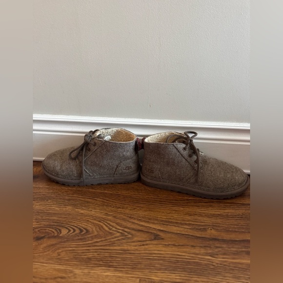 UGG REFELT NEUMEL grey shearling lined boots with laces (8M) - Picture 5 of 7